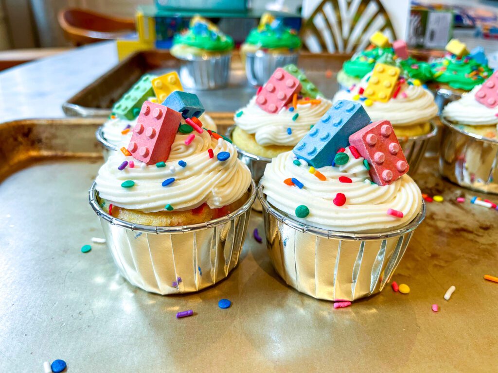 Cream Cheese Frosting for Cake Decorating