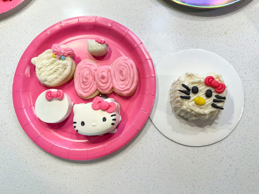 cake design hello kitty