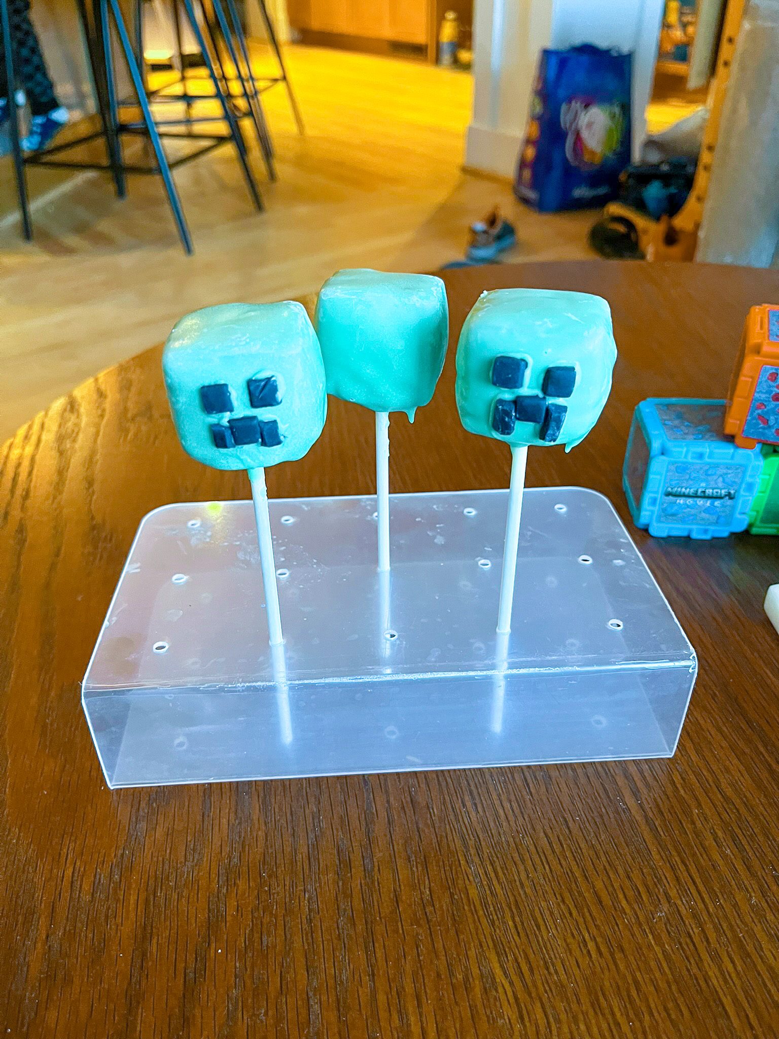 Minecraft Creeper Cake Pop Stand Minecraft Creeper Cake Pop Stand