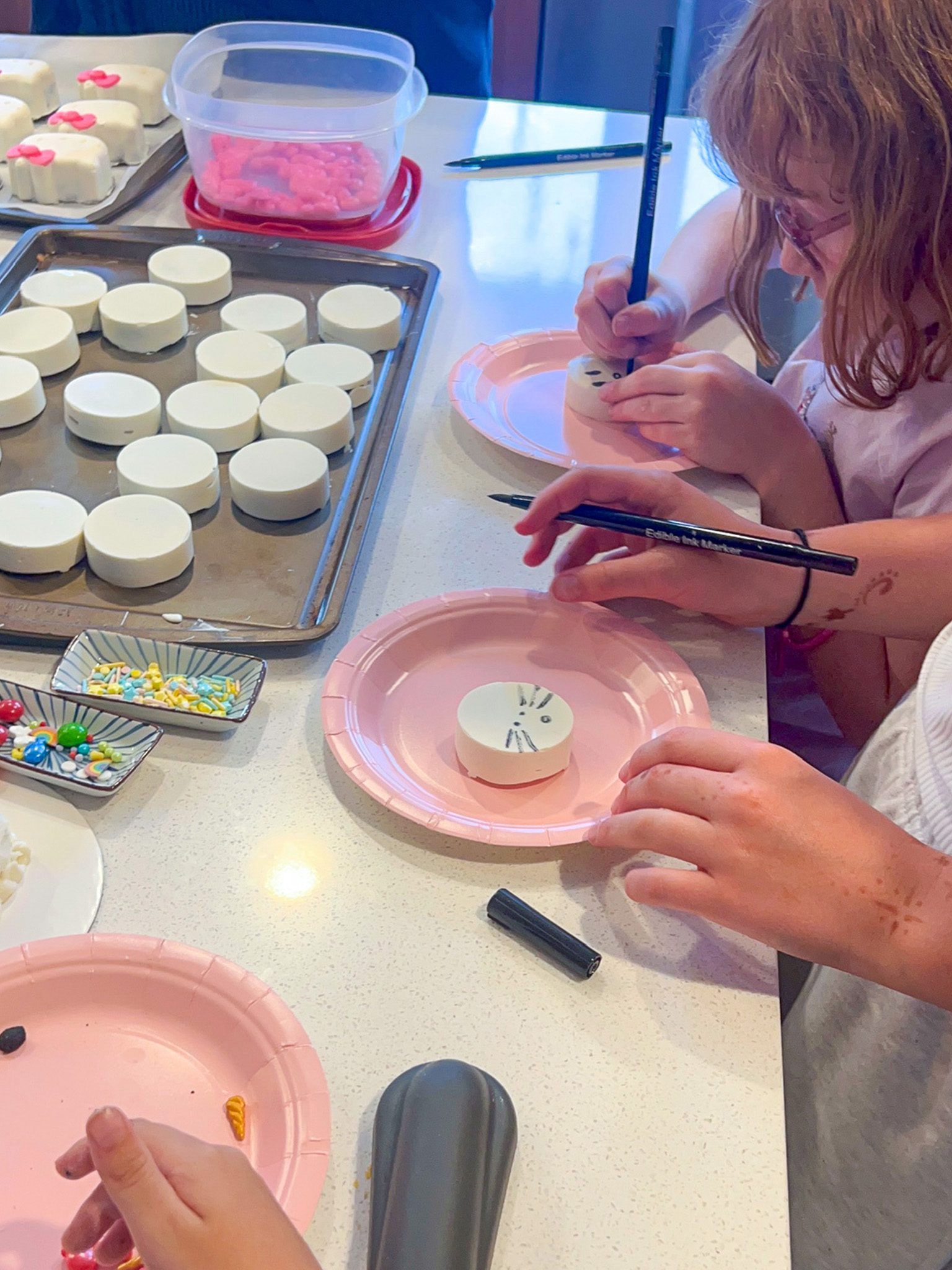 Hello Kitty Cookie Decorating