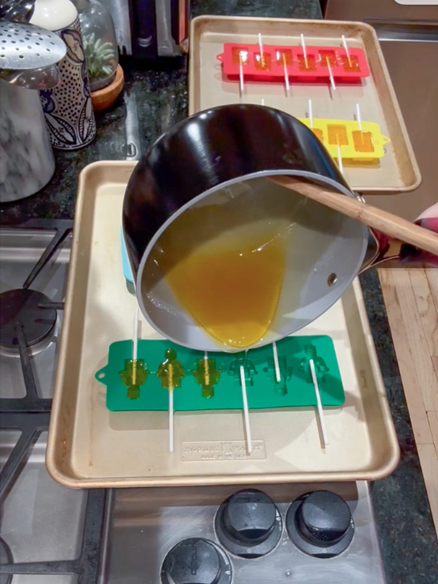 Make Your Own Lego Lollipops